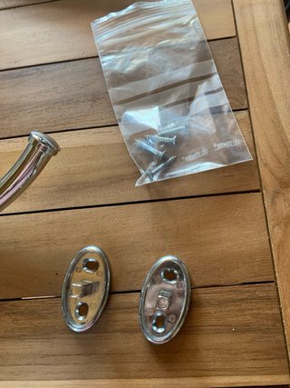 2 Toalleros de baño de acero inoxidable.