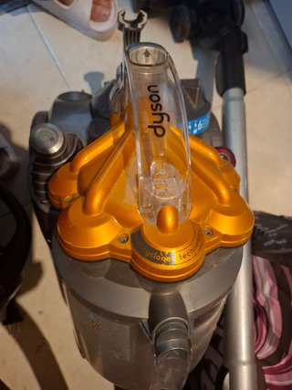 Aspirador Dyson Ciclónico Naranja