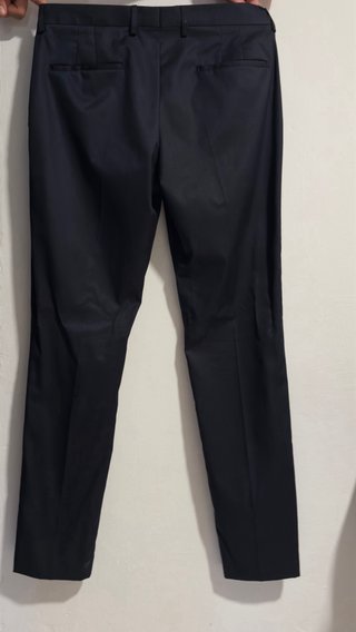 Traje elegante azul marino