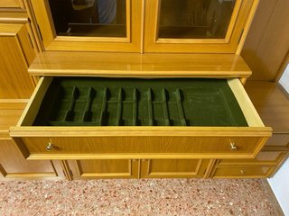 Mueble de comedor de madera
