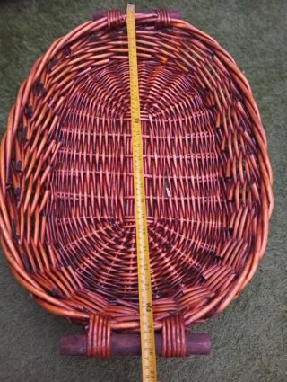 Cesta ovalada de mimbre con asas