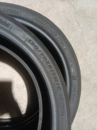 Bridgestone Battlax S22 120/70-17 y 190/50-17