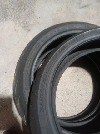 Bridgestone Battlax S22 120/70-17 y 190/50-17