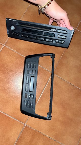 Radio BMW y carcasa