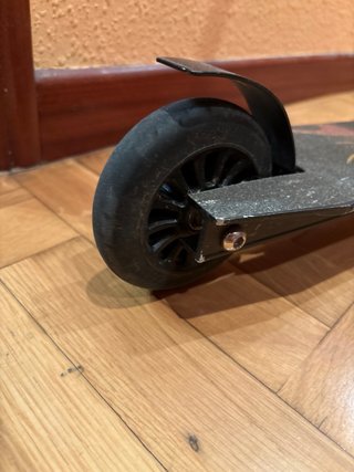 Patinete de saltos con ruedas