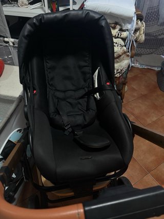 Carro de bebé + sillón de coche seminuevos
