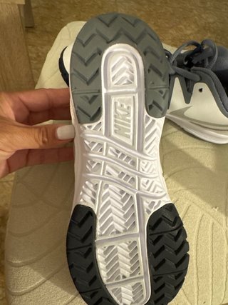 Zapatillas Nike Deportivas Blancas y Grises