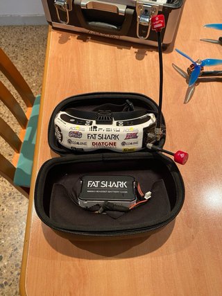 Fat Shark Gafas + Emisora + 4 Drones + Bolsa