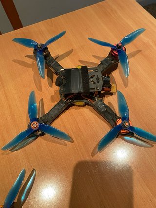 Fat Shark Gafas + Emisora + 4 Drones + Bolsa