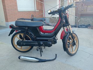 Derbi Variant Roja y Negra