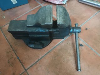 Tornillo de banco ARNO