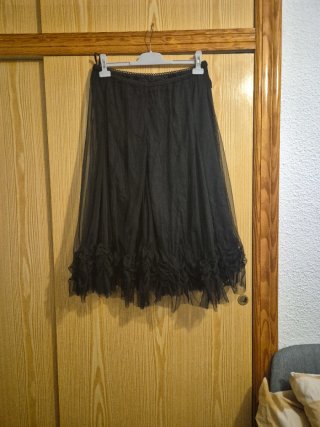 Falda negra de tul con volantes