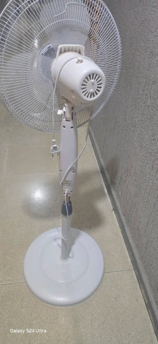 Ventilador orbegozo  Blanco y Gris