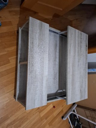 Mesa de comedor de madera y metal