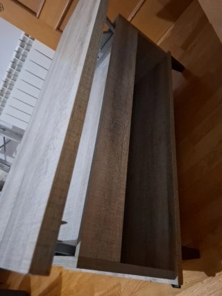Mesa de comedor de madera y metal