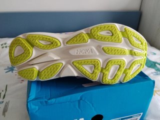Zapatillas Hoka Bondi 8 Rosa y Blanco