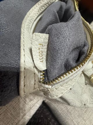 Bolso Louis Vuitton Mahina Beige