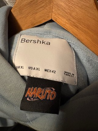 Sudadera Bershka Sasuke Uchiha. Talla XL