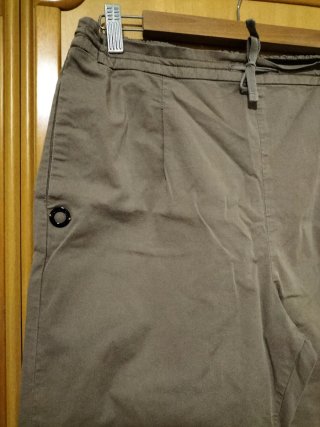 Pantalón Capri Manila Grace Tela Stretch, cómodo