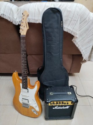 Guitarra Eléctrica Aria + Amplificador Marshall