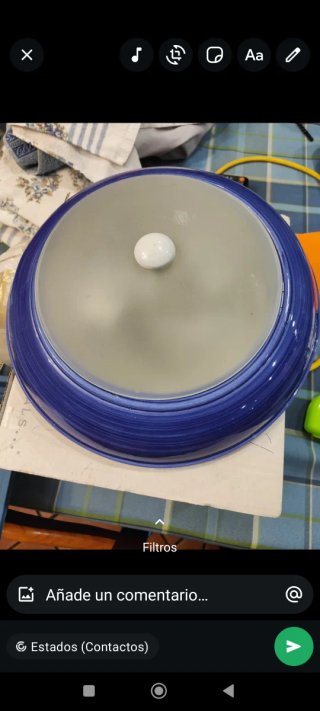 Plafón de cerámica azul y blanco