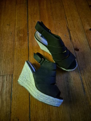 Sandalias cuña negras