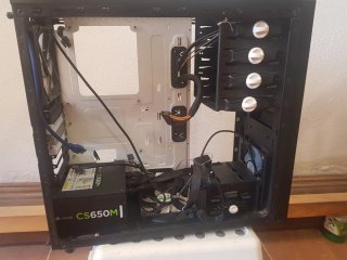 Caja PC hummer con Fuente de alimentación corsair
