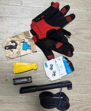 LOTE DE MATERIAL DE MONTAÑA Y CICLISMO