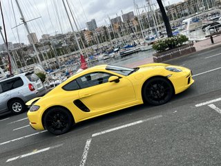 Porsche 718 Cayman 2022
