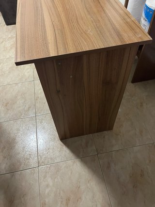 Escritorio de madera color beige/marrón