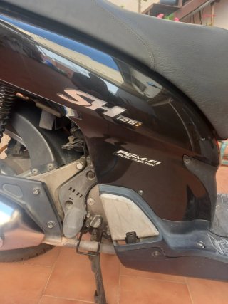 Honda SH 125i Scooter Negra