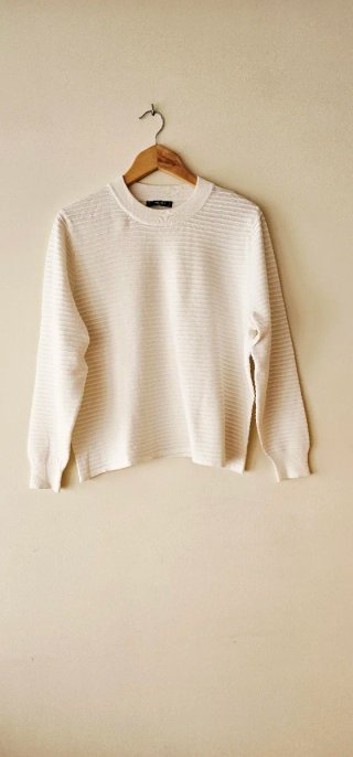 Lote Mango: Jersey Blanco y Vaqueros Azules