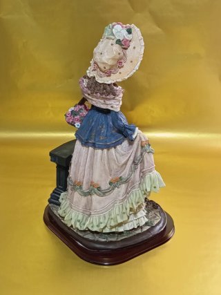 Figura Dama Victoriana, 46 cm.