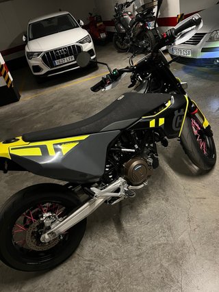 Husqvarna 701 Supermoto