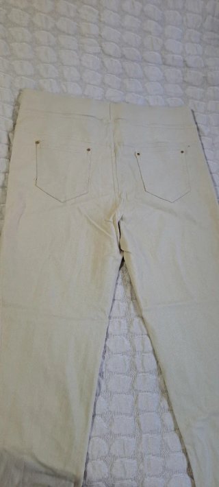 Pantalón leggings crema