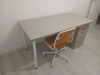 Escritorio y silla de oficina