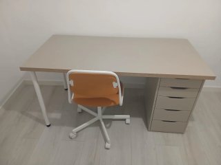Escritorio y silla de oficina