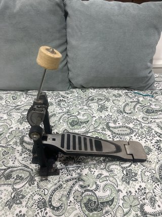 Pedal de bombo para batería