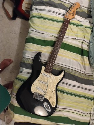 Squier STRAT fender  Ser#CXS 2006 Crafted in China