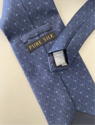 Corbata de seda azul hombre