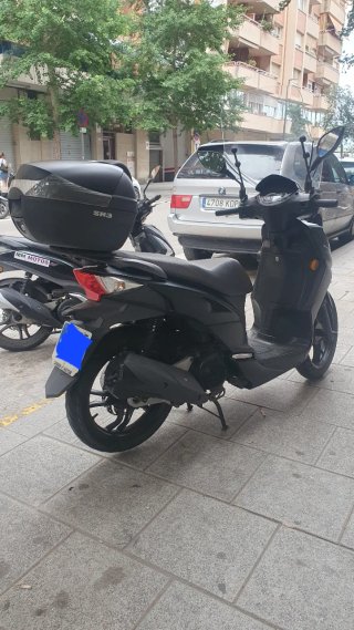SYM Symphony SR Scooter Negra