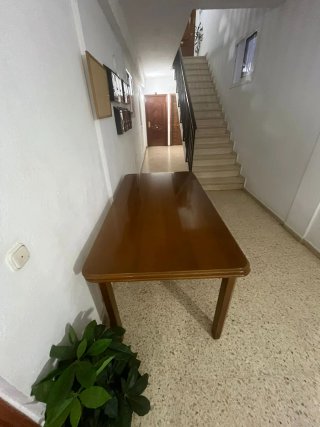 Mesa de comedor extensible de madera