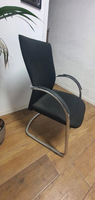 3 Sillas de oficina/recibidor negras