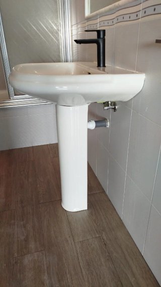 Mampara, lavabo, bidet y bate