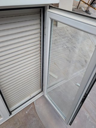 2 Ventanas Aluminio con Persianas
