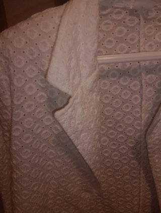 Chaqueta blanca bordada