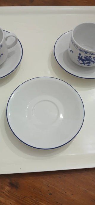 Set 3 tazze vintage con piattini "Cipa"
