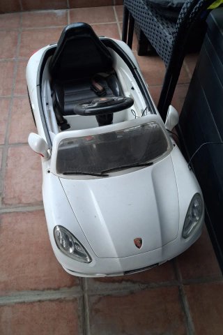 Coche eléctrico infantil blanco sin mando
