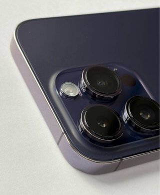 iPhone 14 Pro Gris/Morado tiene 128 gb