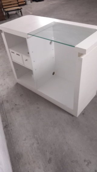 Mostrador blanco para tienda con tapa de cristal